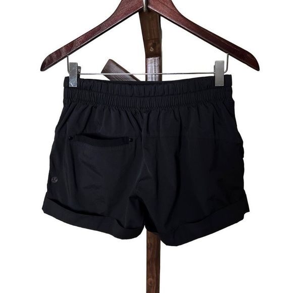 Lululemon Womens Shorts 6 - Picture 2 of 4